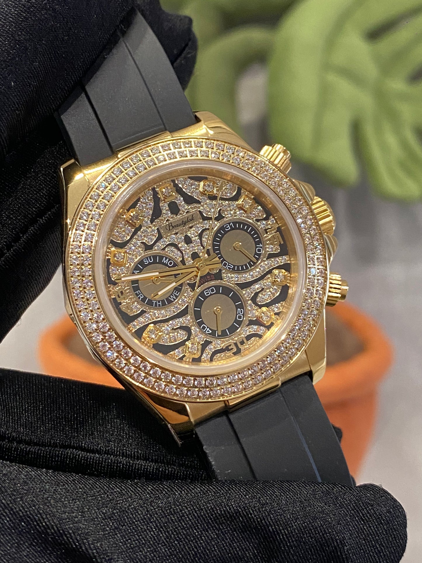 Classic Panda Dial & Rubber Strap Chronograph